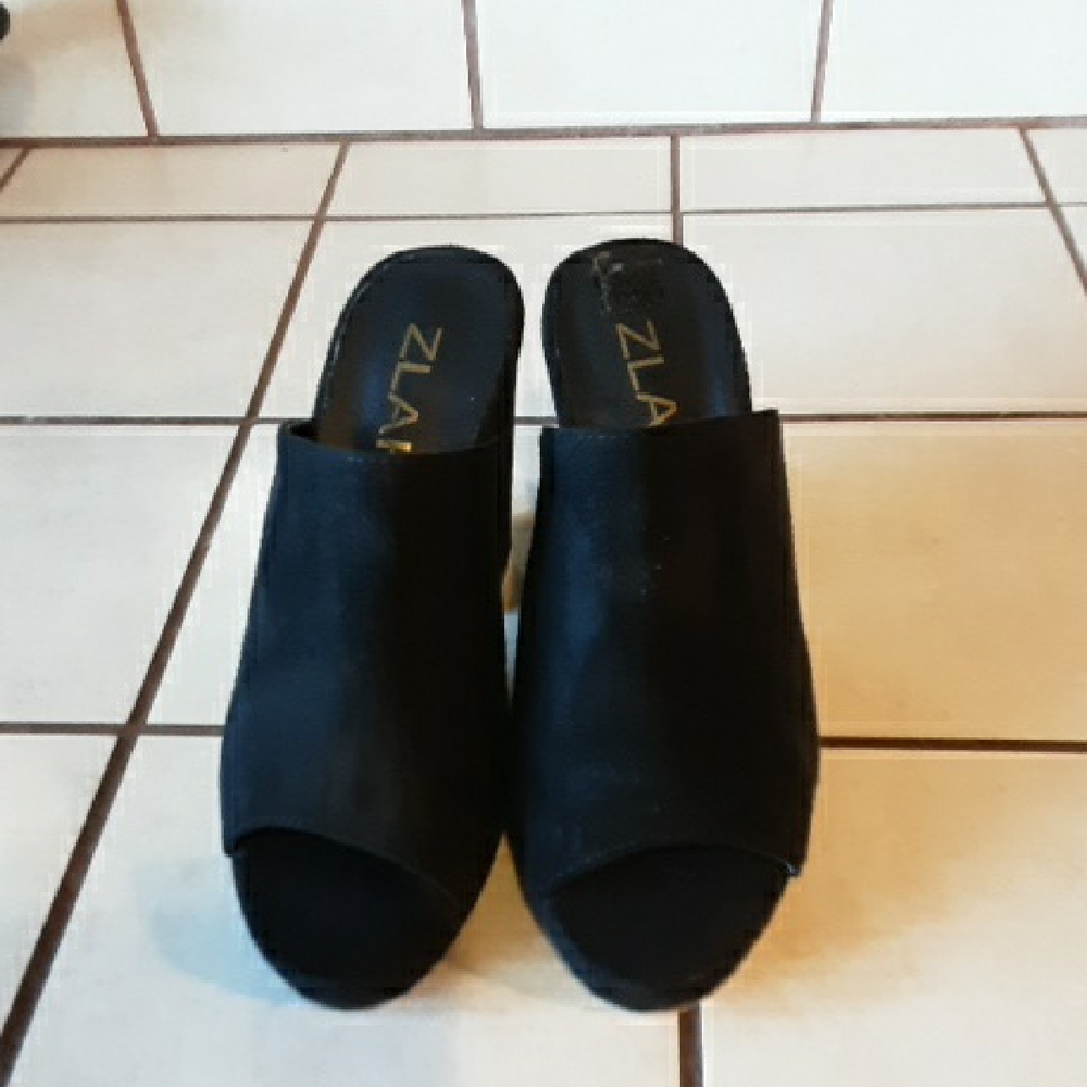 Black Women's Slide Sandals